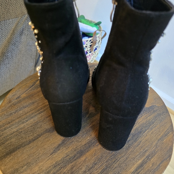 Olivia Miller Diomede Pearl and Rhinestone Booties, Black, EUC, Size 8.5US - Picture 10 of 10